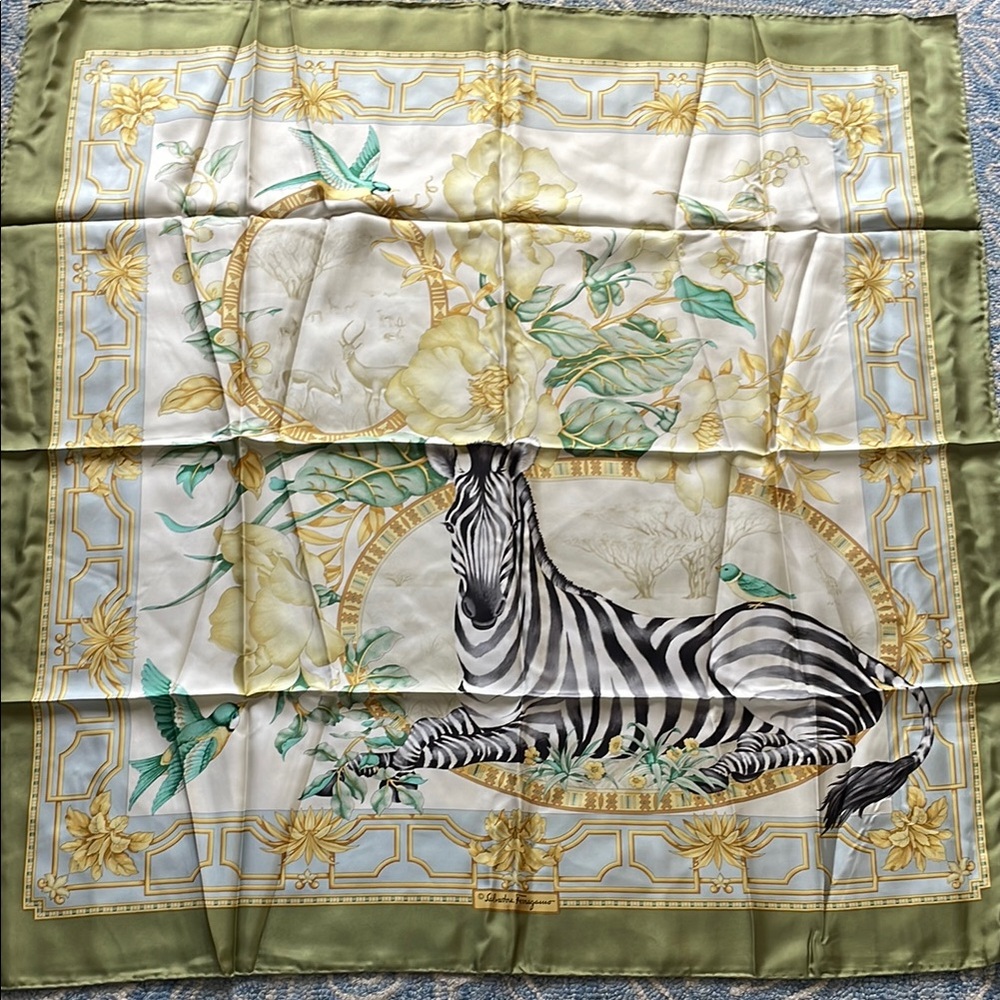 Salvatore Ferragamo scarf 33 inches preowned